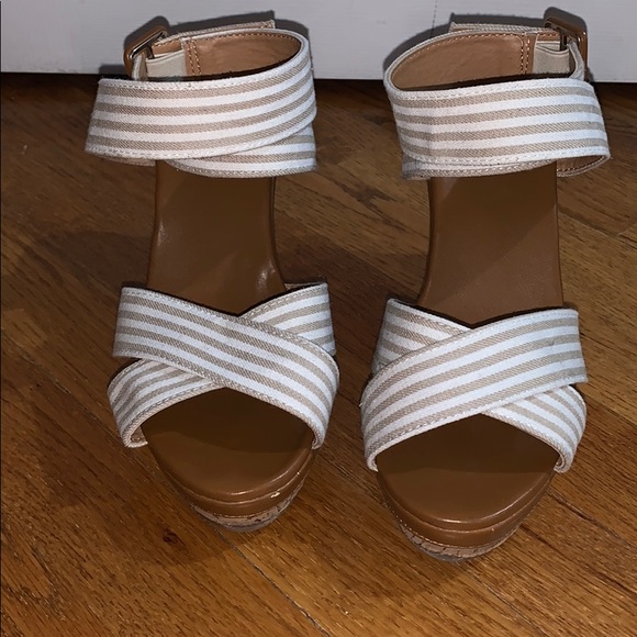 WEDGES/ HEELS - Picture 2 of 2